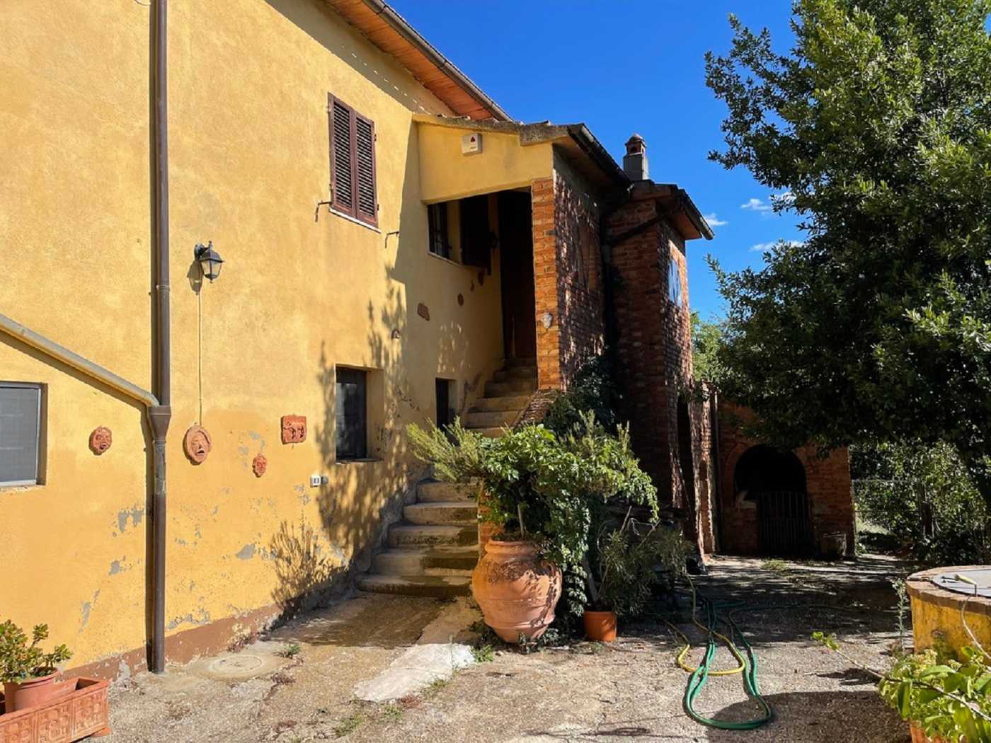 House in Trequanda, Tuscany 11546938