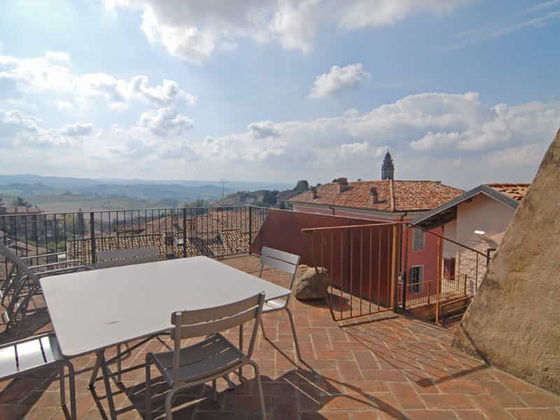 σπίτι σε Monforte d'Alba, Piedmont 11546953