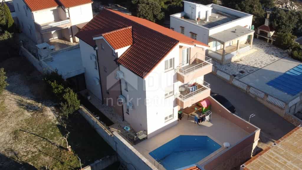 Condominium in Kolan, Zadarska Zupanija 11546978
