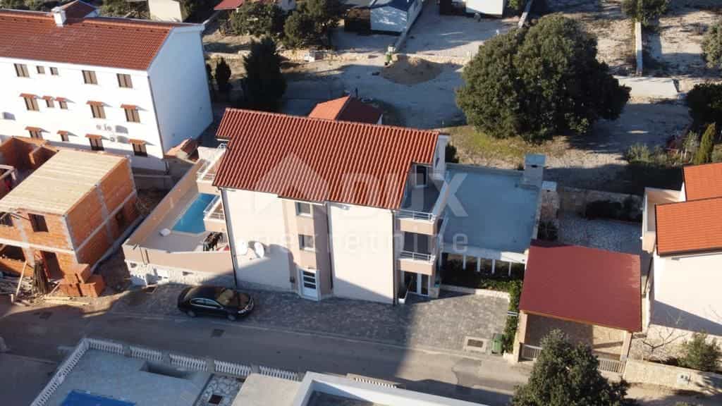 жилой дом в Mandre, Zadar County 11546981