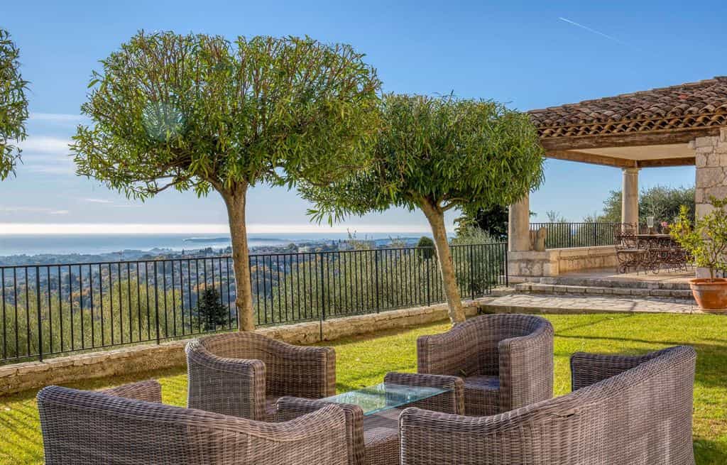بيت في Vence, Provence-Alpes-Cote d'Azur 11547000