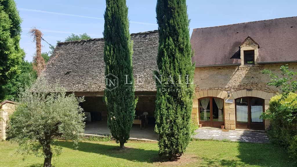 House in Sarlat-la-Canéda, Nouvelle-Aquitaine 11549398