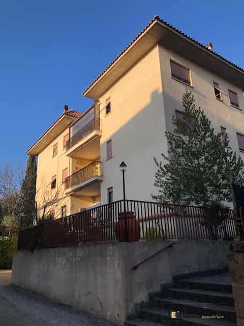 Condominium in Montopoli in Sabina, Lazio 11553192