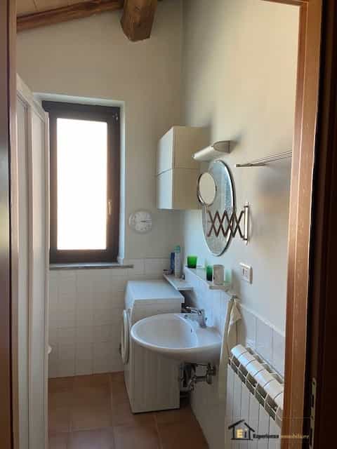Condominium in Gavignano, Lazio 11553240