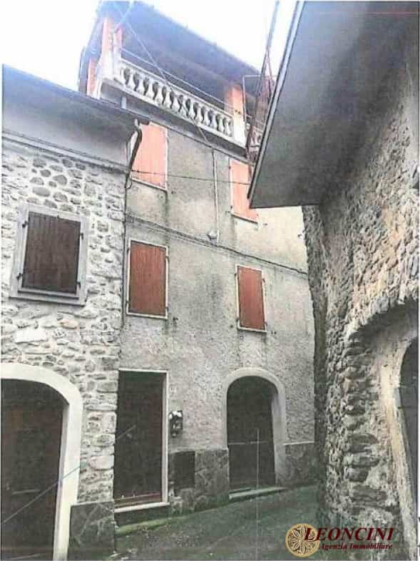 House in Bagnone, Tuscany 11553872