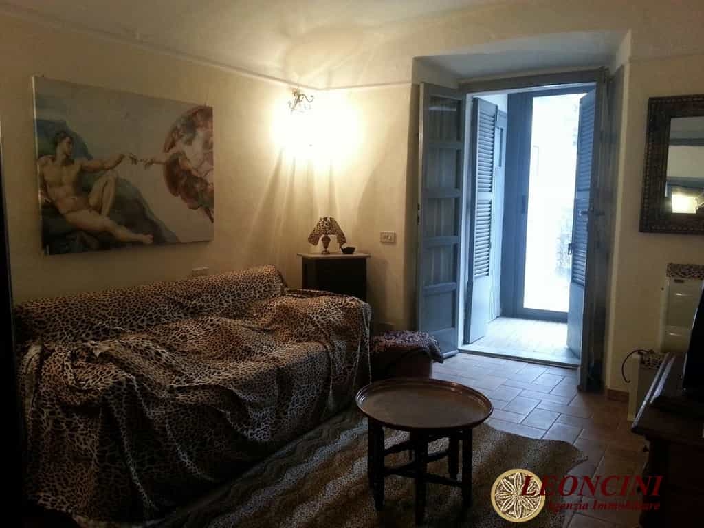 Квартира в Віллафранка в Луніджані, Тоскана 11553925
