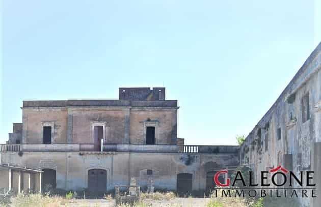 жилой дом в Cavallino, Apulia 11553959