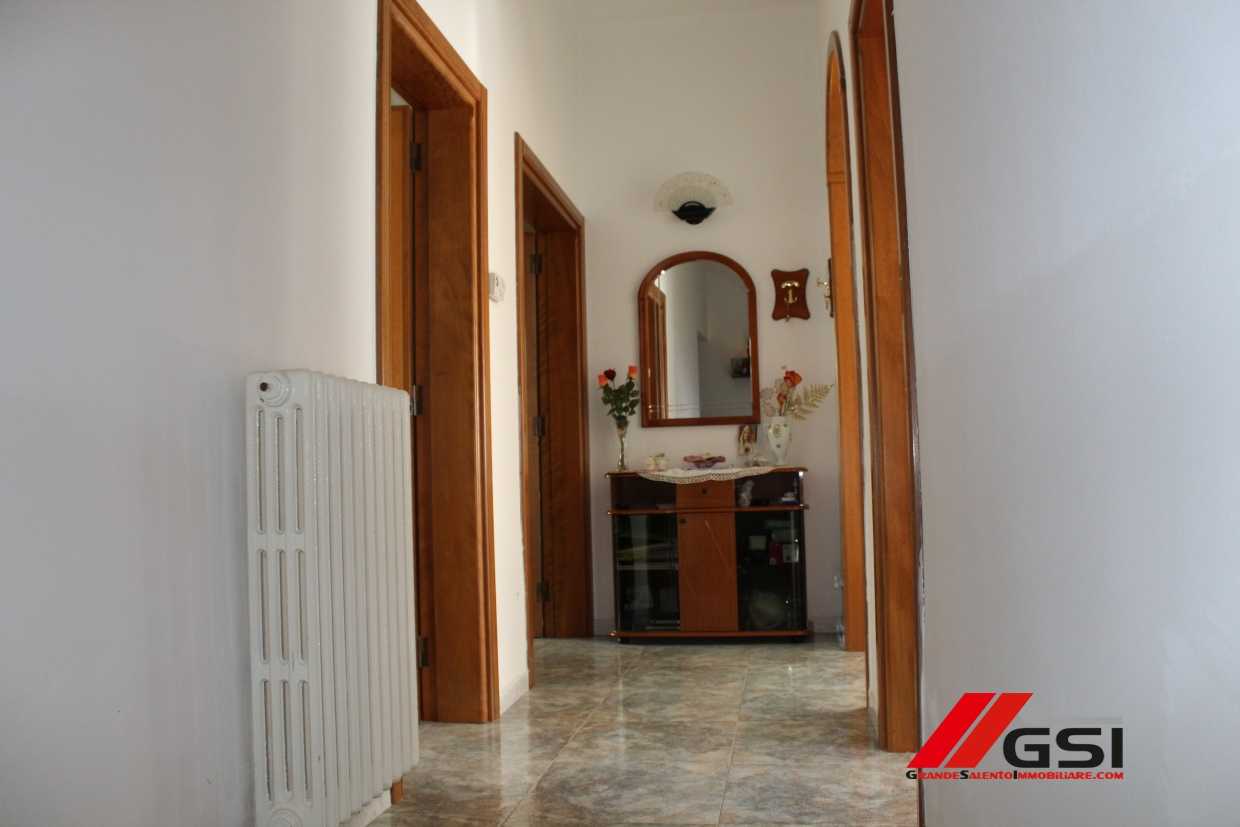 公寓 在 San Michele Salentino, Apulia 11554065