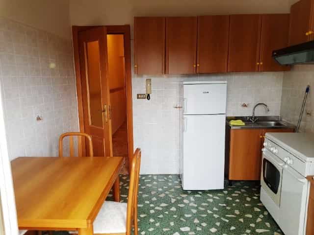公寓 在 里瓦圣特雷莎, 西西里岛 11554464
