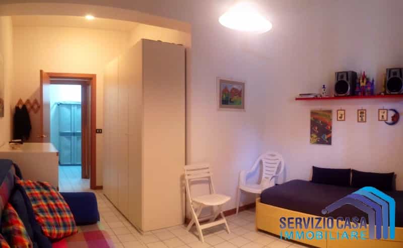 公寓 在 聖卡特琳娜維拉莫薩, 西西里島 11554482