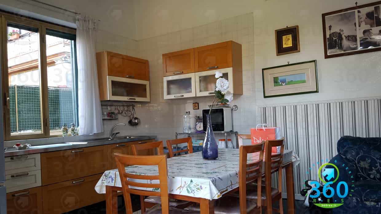 Condominium in Campagna, Campania 11554570
