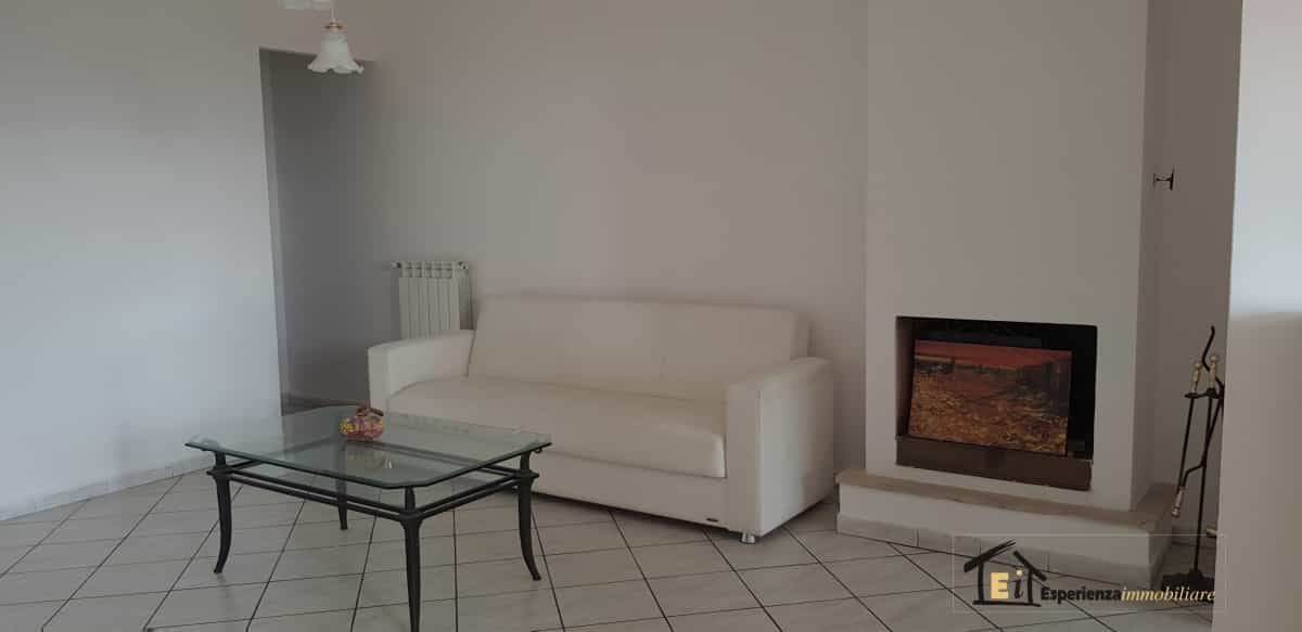 公寓 在 萨宾娜的蒙托波利, 拉齐奥 11554621