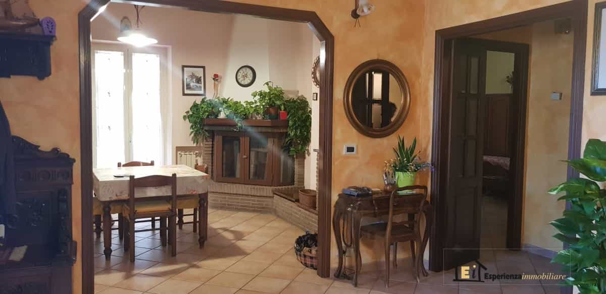 жилой дом в Gavignano, Lazio 11554642