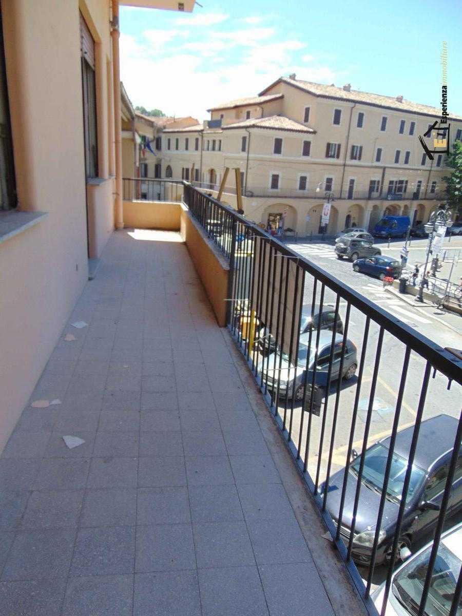 Condominio nel Poggio Mirteto, Lazio 11554653