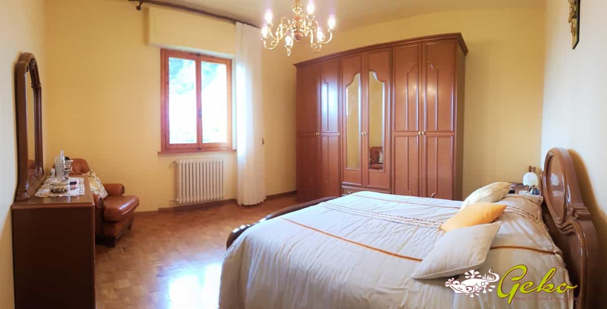 Квартира в Тавернель у Валь ді Пеза, Тоскана 11554945