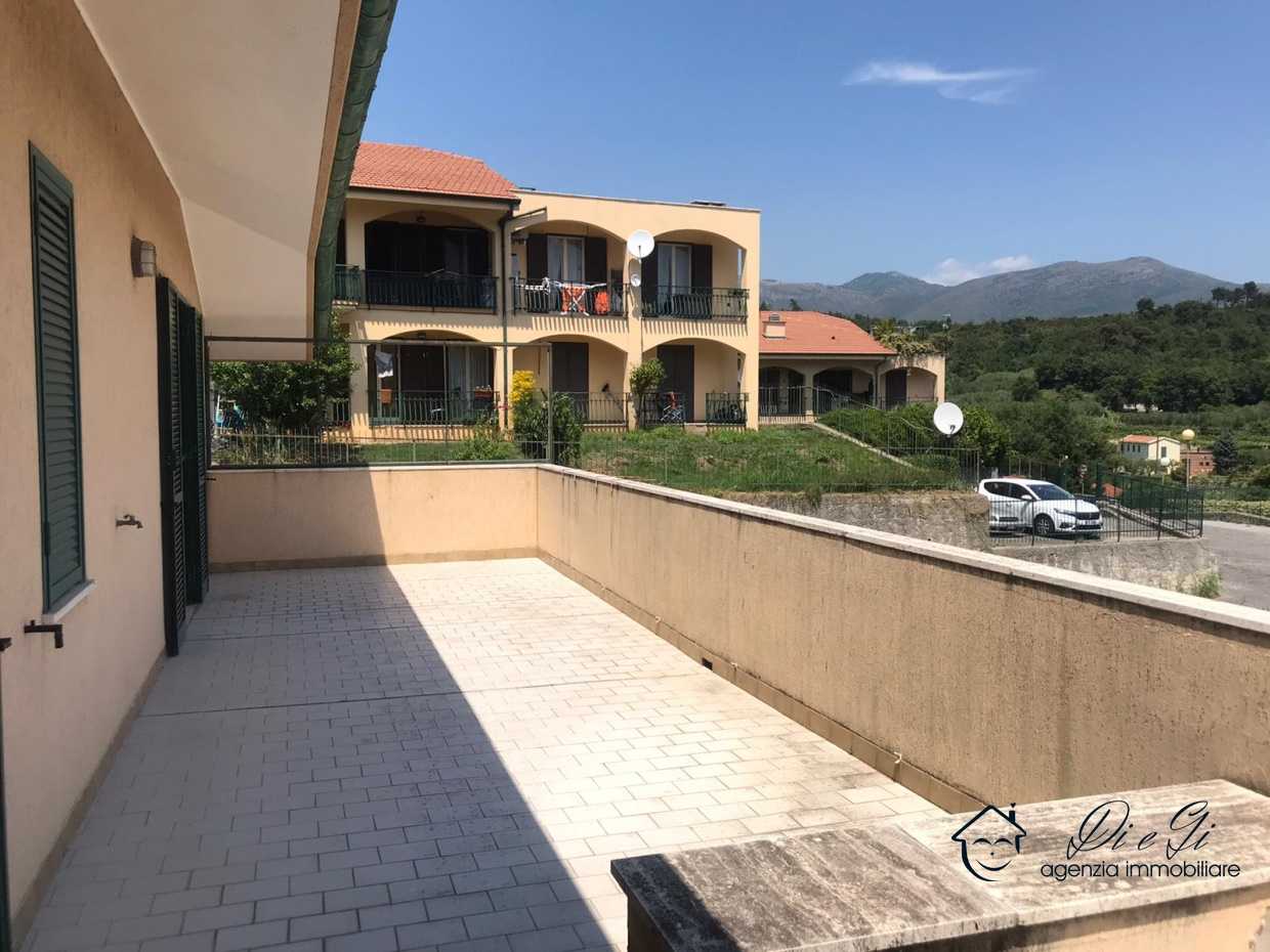 Condominium in Quiliano, Ligurië 11555020