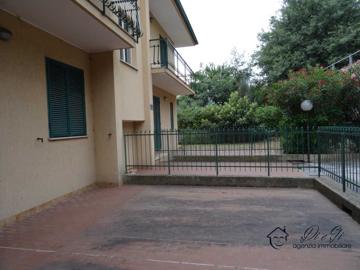 Condominium in Quiliano, Ligurië 11555040