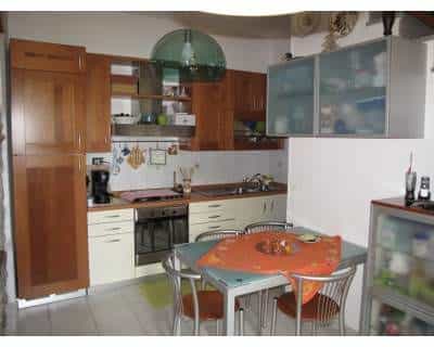 Condominium in Quiliano, Ligurië 11555055