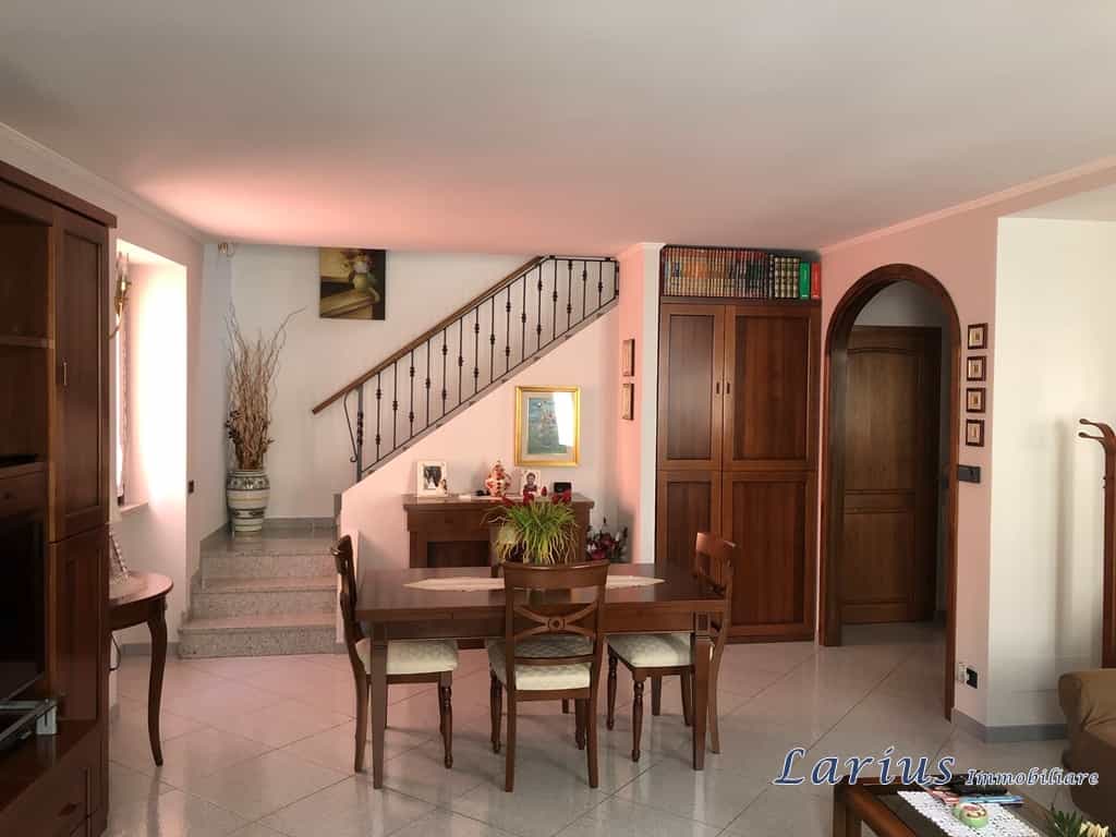 House in Asso, Lombardy 11555164
