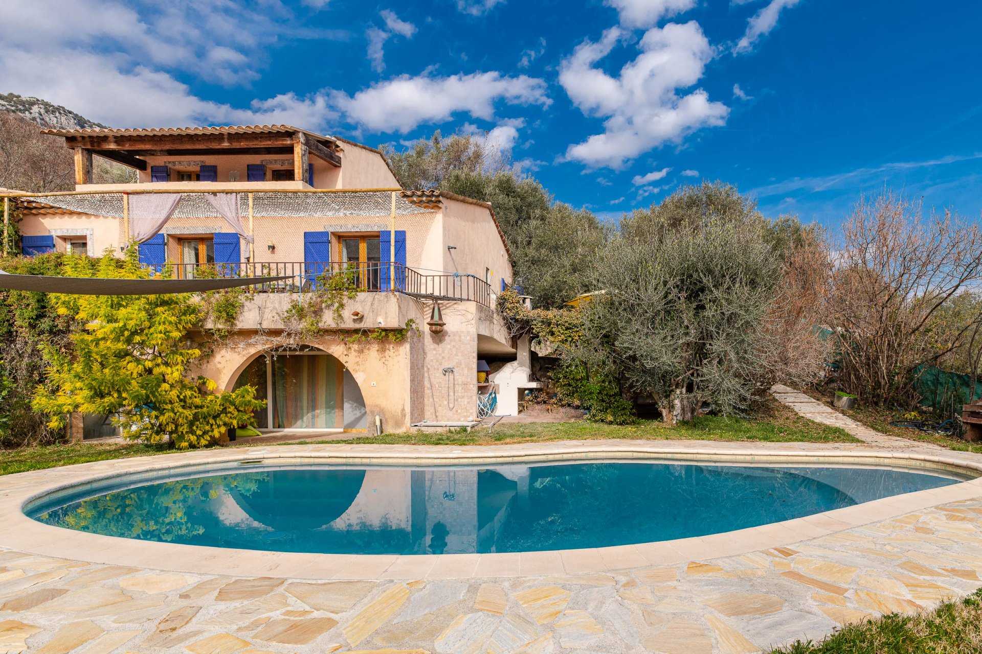 House in Le Ray, Provence-Alpes-Cote d'Azur 11555335