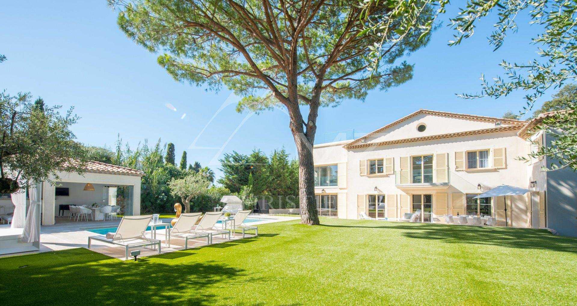 House in Saint-Tropez, Provence-Alpes-Cote d'Azur 11596951
