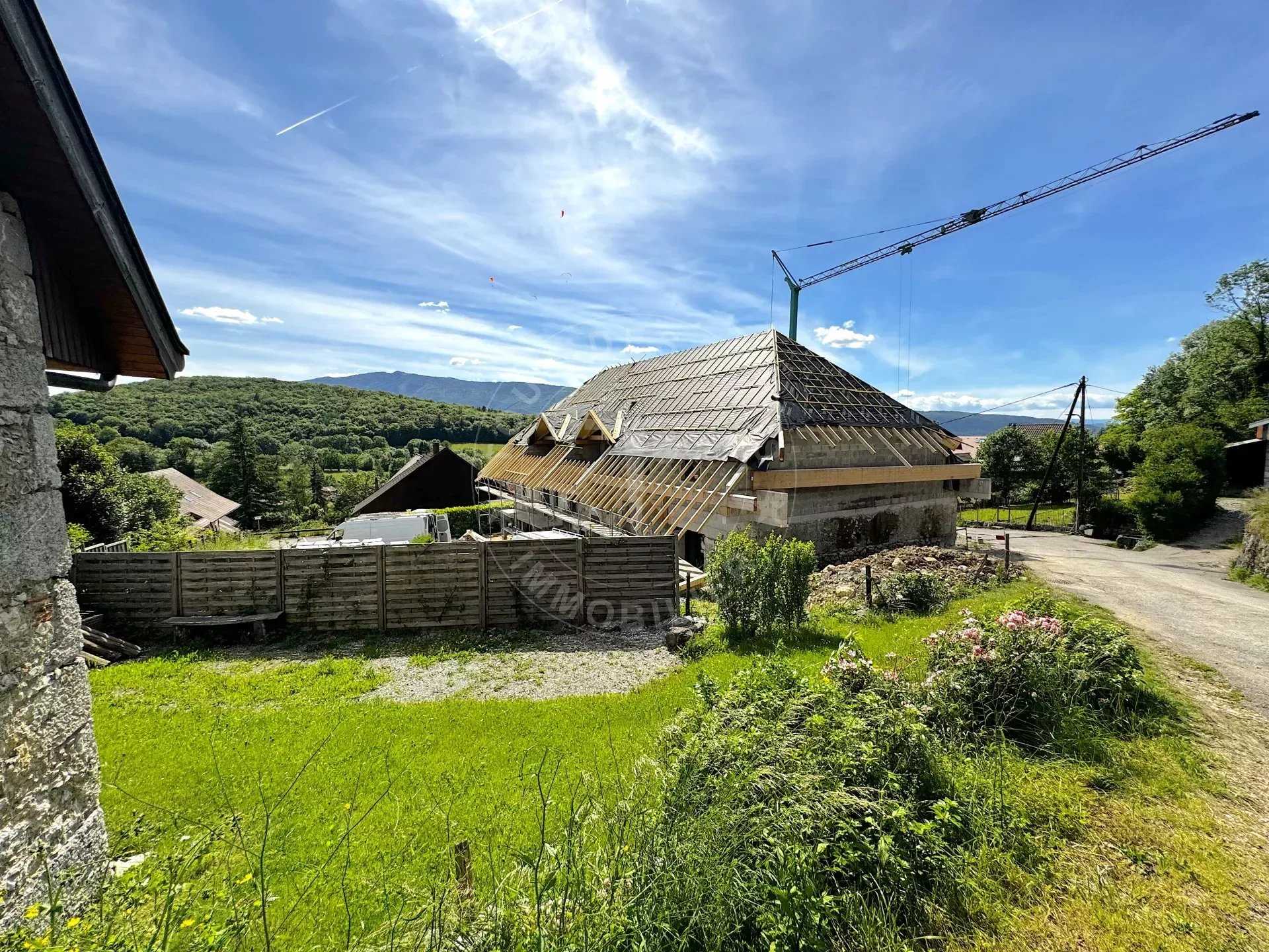 Mehrere Häuser im Annecy, Auvergne-Rhône-Alpes 11597009