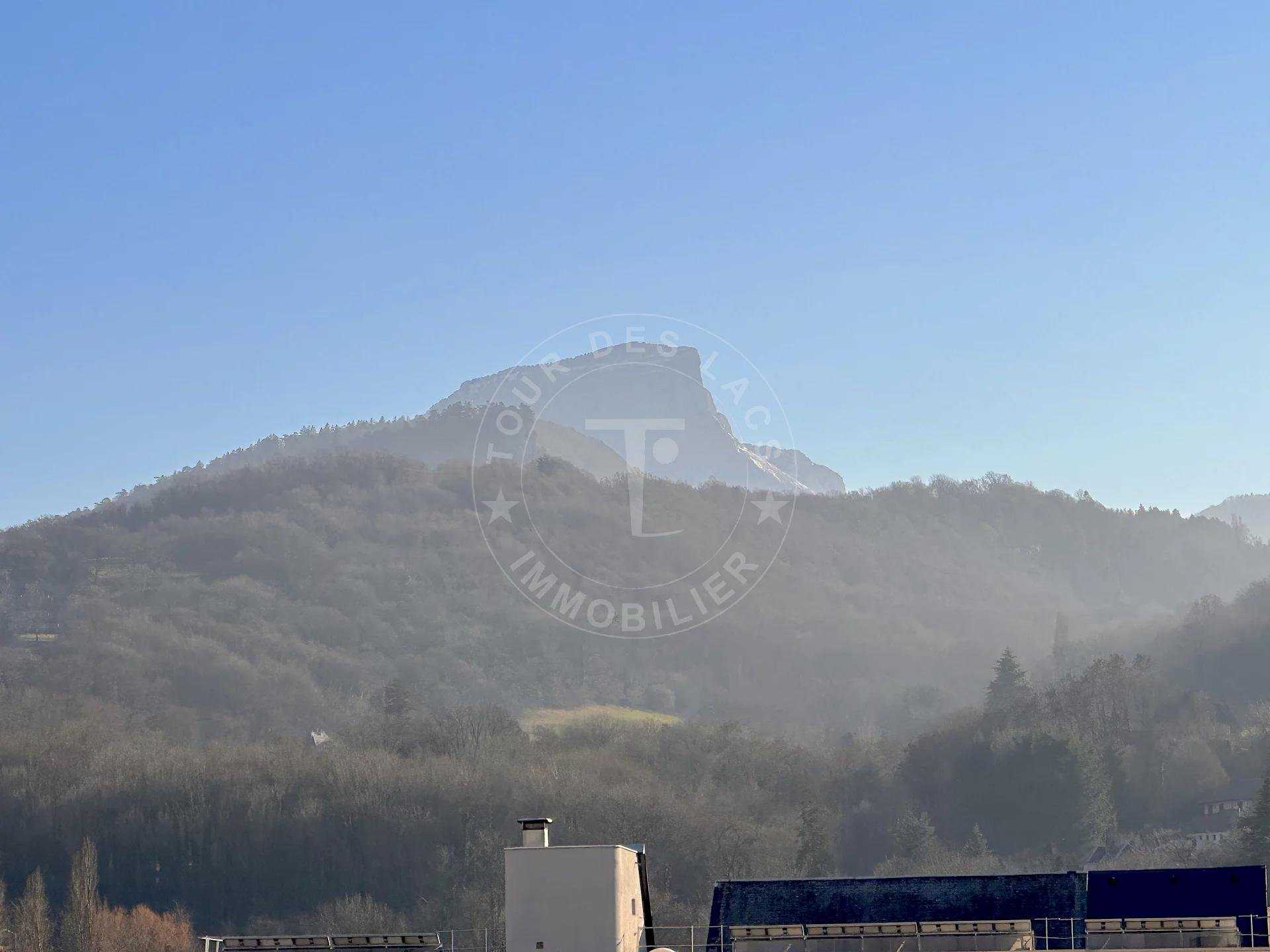 Condominium in Chambery, Auvergne-Rhone-Alpes 11597012