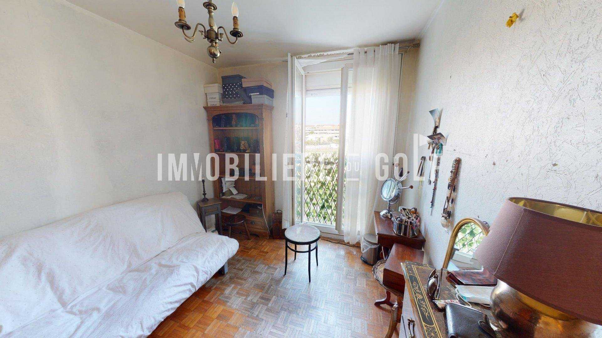 Condominium in La Pomme, Provence-Alpes-Cote d'Azur 11597013