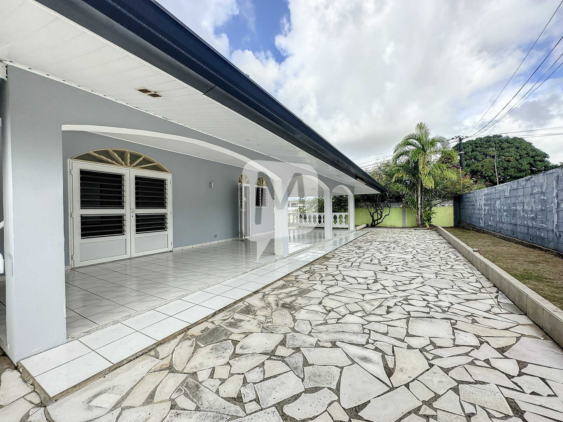 Talo sisään Cayenne, Guyane 11597086