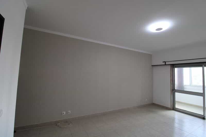 Condominium in Quarteira, Faro 11597471