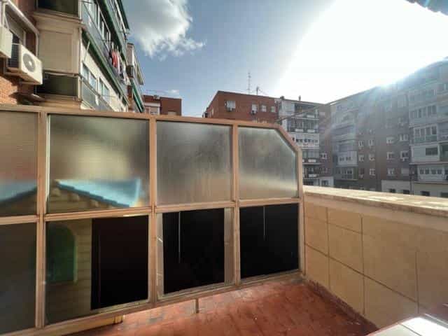 Condominium in Madrid, Comunidad de Madrid 11598262