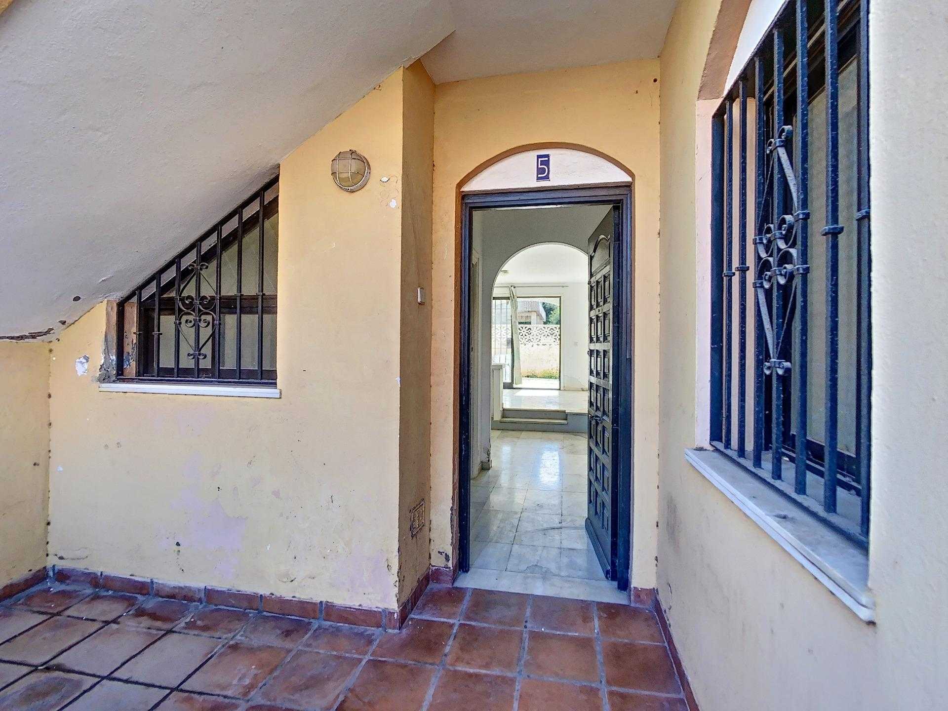Condominium in Las Salinas, Andalusia 11598308