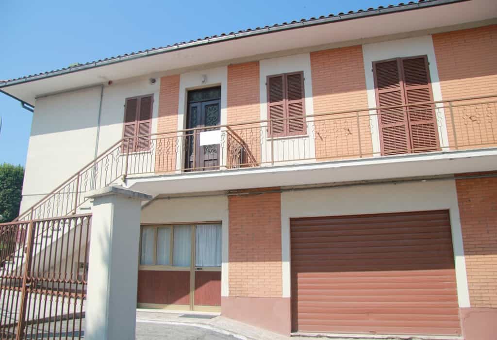 House in Camerino, Marche 11598661