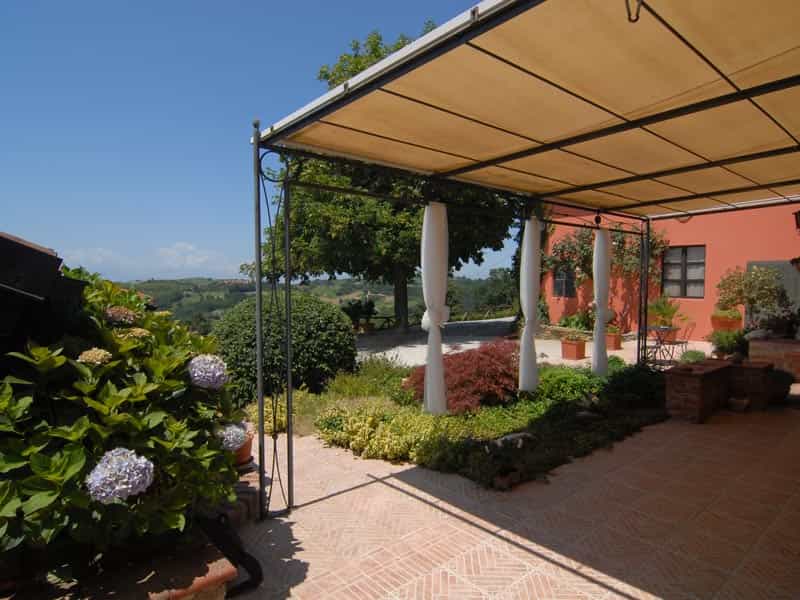 σπίτι σε Murazzano, Piedmont 11598695