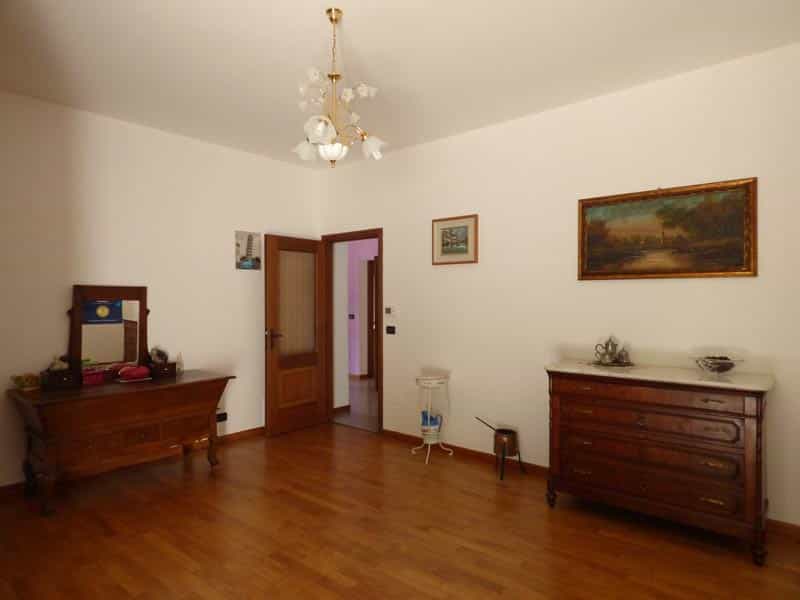 Haus im Cerretto Langhe, Piedmont 11598711