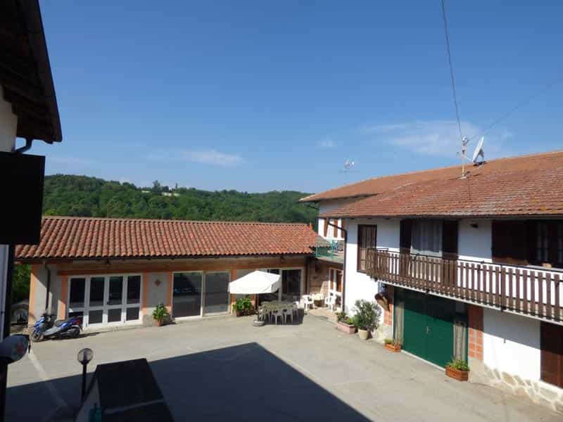 Haus im Serravalle delle Langhe, Piemont 11598711