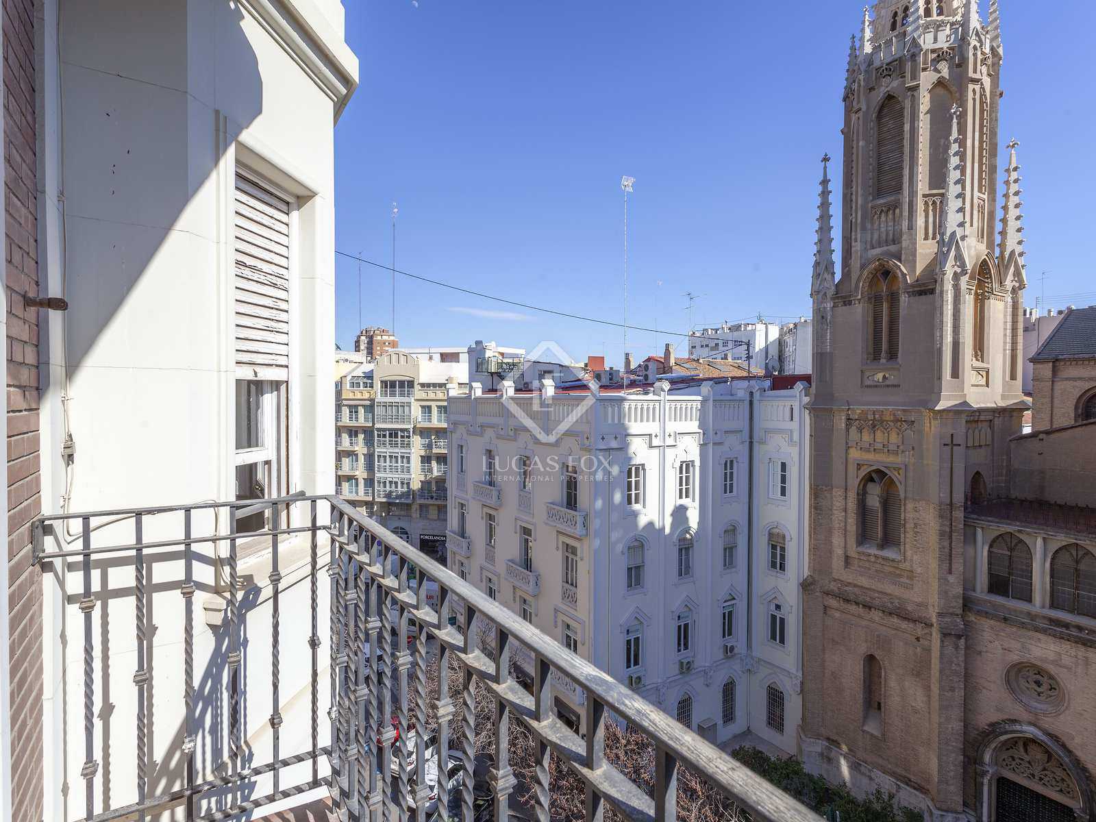Condominium in Valencia, Valencian Community 11599703