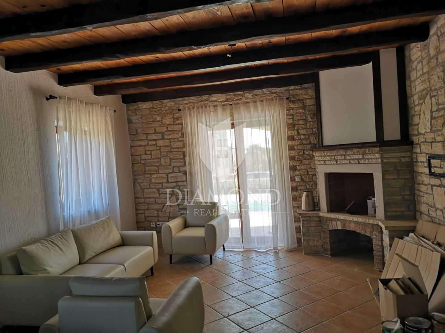 House in Svetvinčenat, Istria County 11600982