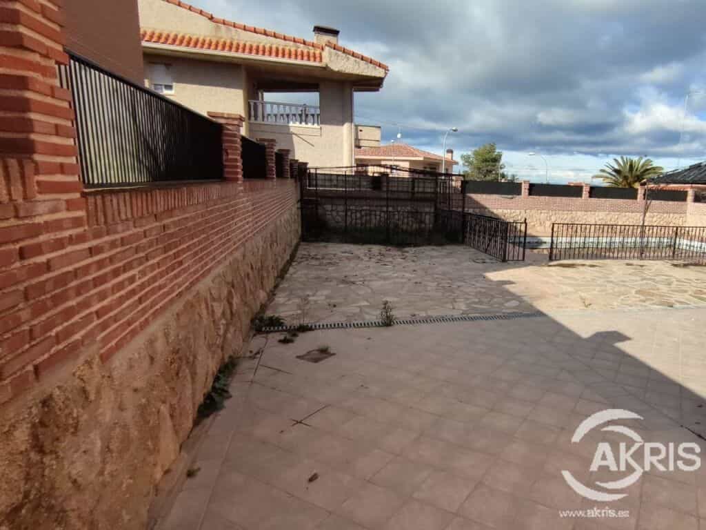 House in Casarrubios del Monte, Castilla-La Mancha 11603060