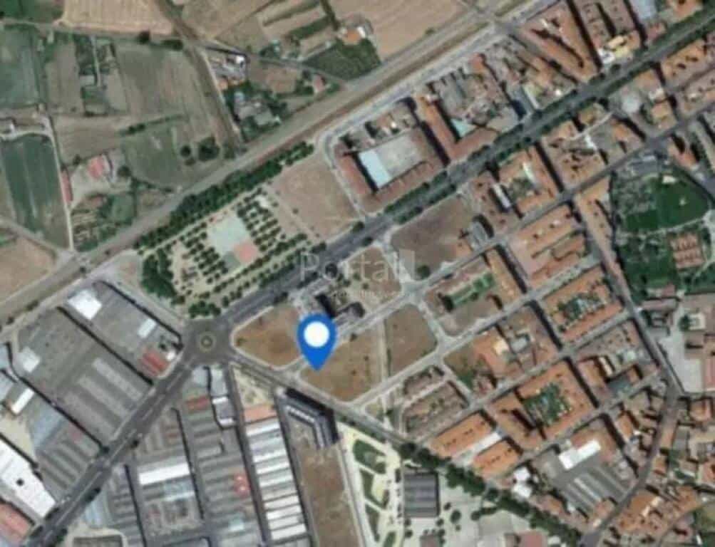 الأرض في تالافيرا دي لا رينا, كاستيل لا مانشا 11603065