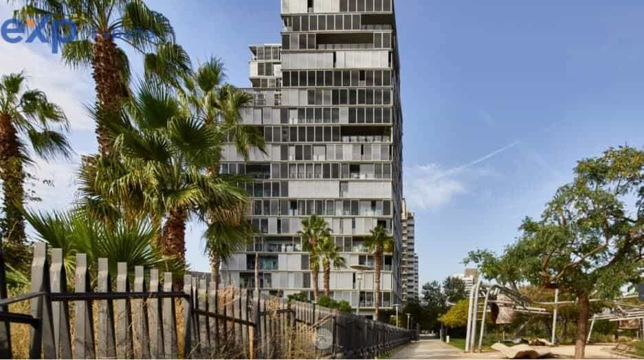 Condominium in San Adrian de Besos, Catalonia 11603372