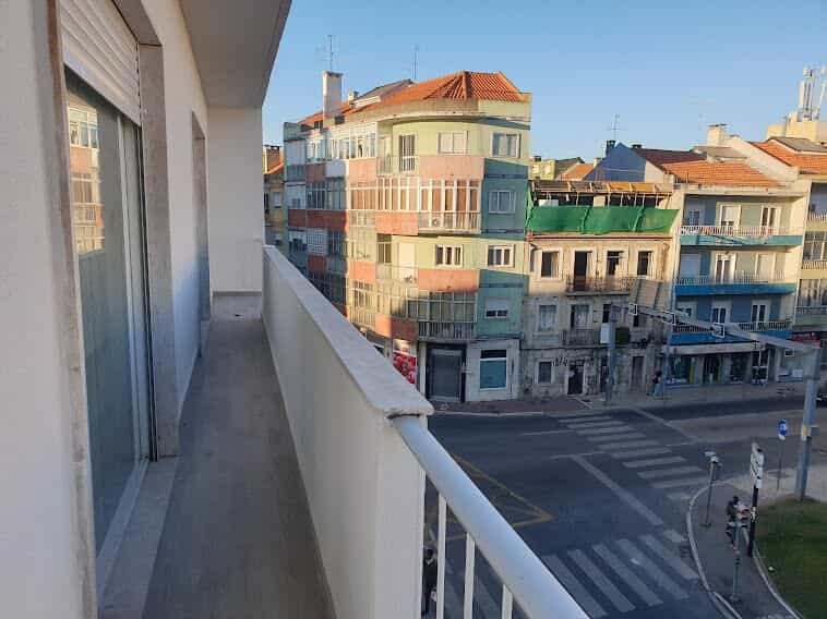 Condominium in Amadora, Lisbon 11603384