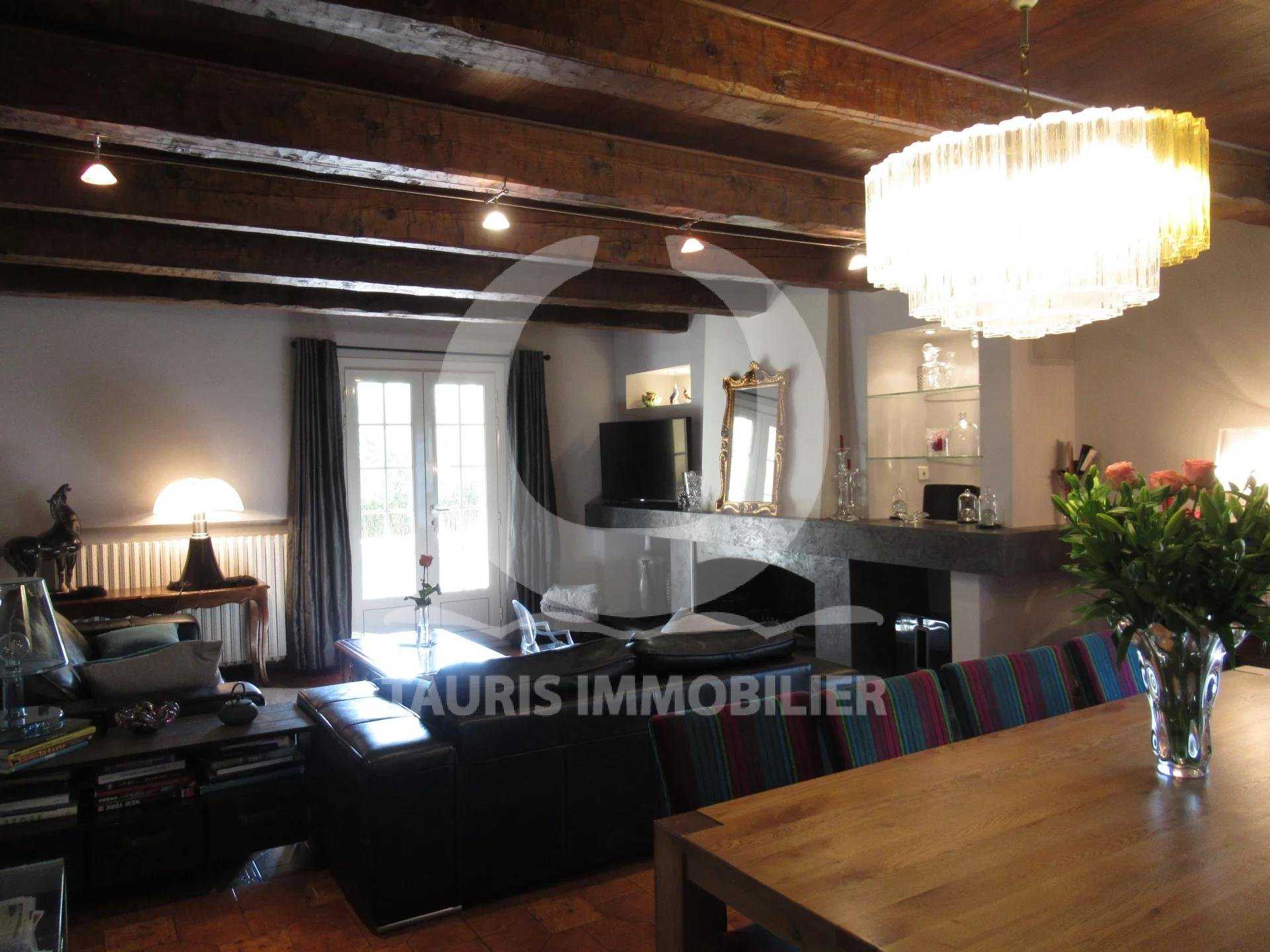House in Istres, Provence-Alpes-Cote d'Azur 11603522