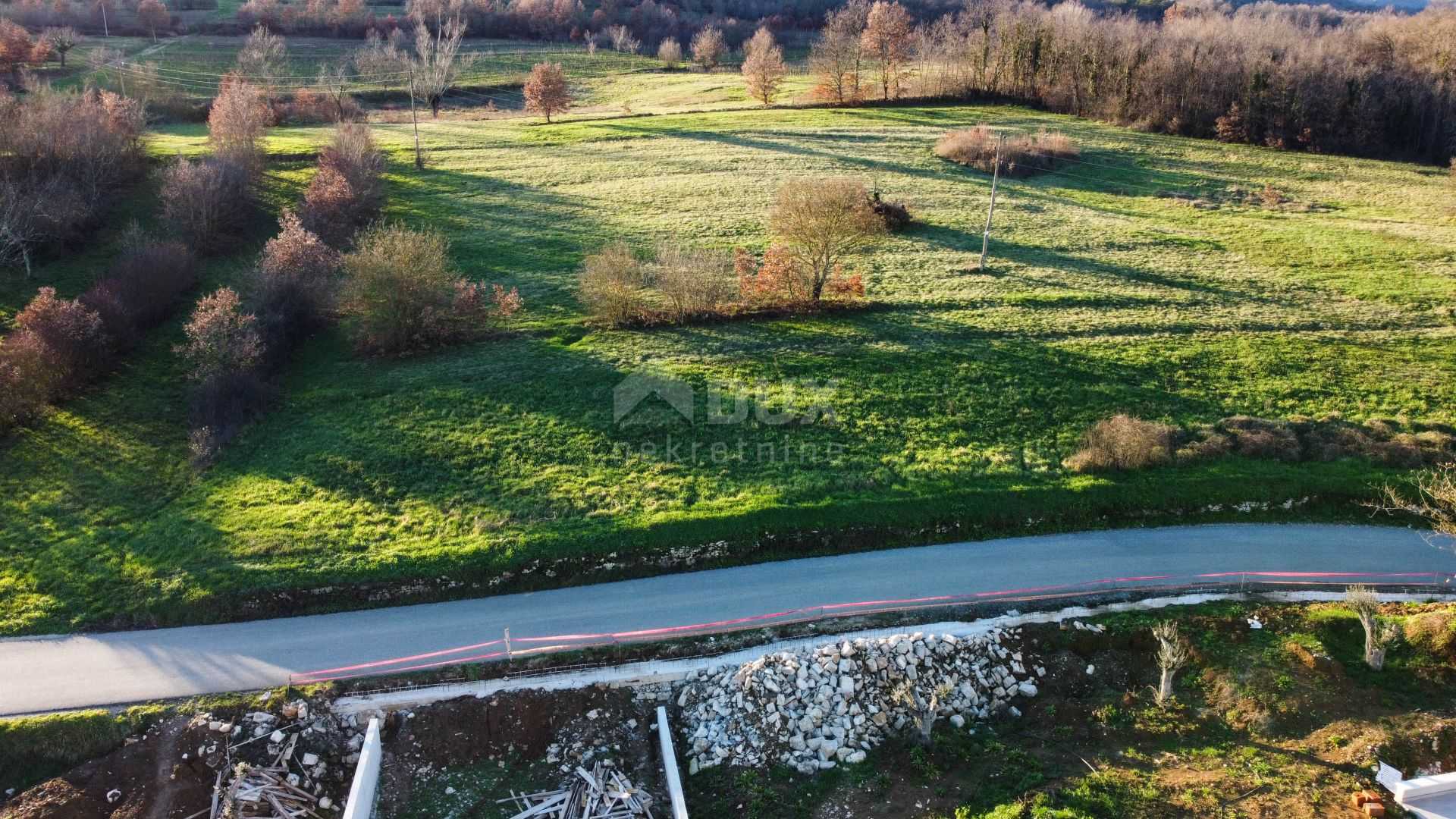 Land in Pican, Istarska Zupanija 11603561