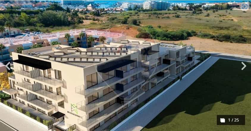 Condominium in Quarteira, Faro 11607335