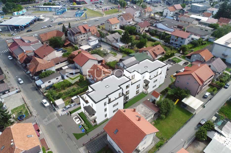 Condominium dans Vukomerec, Zagreb, Grad 11607371