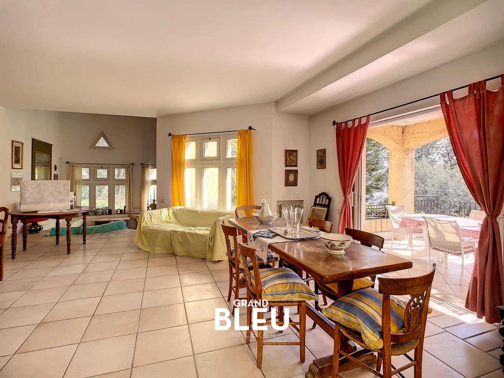 House in Falicon, Provence-Alpes-Cote d'Azur 11608529
