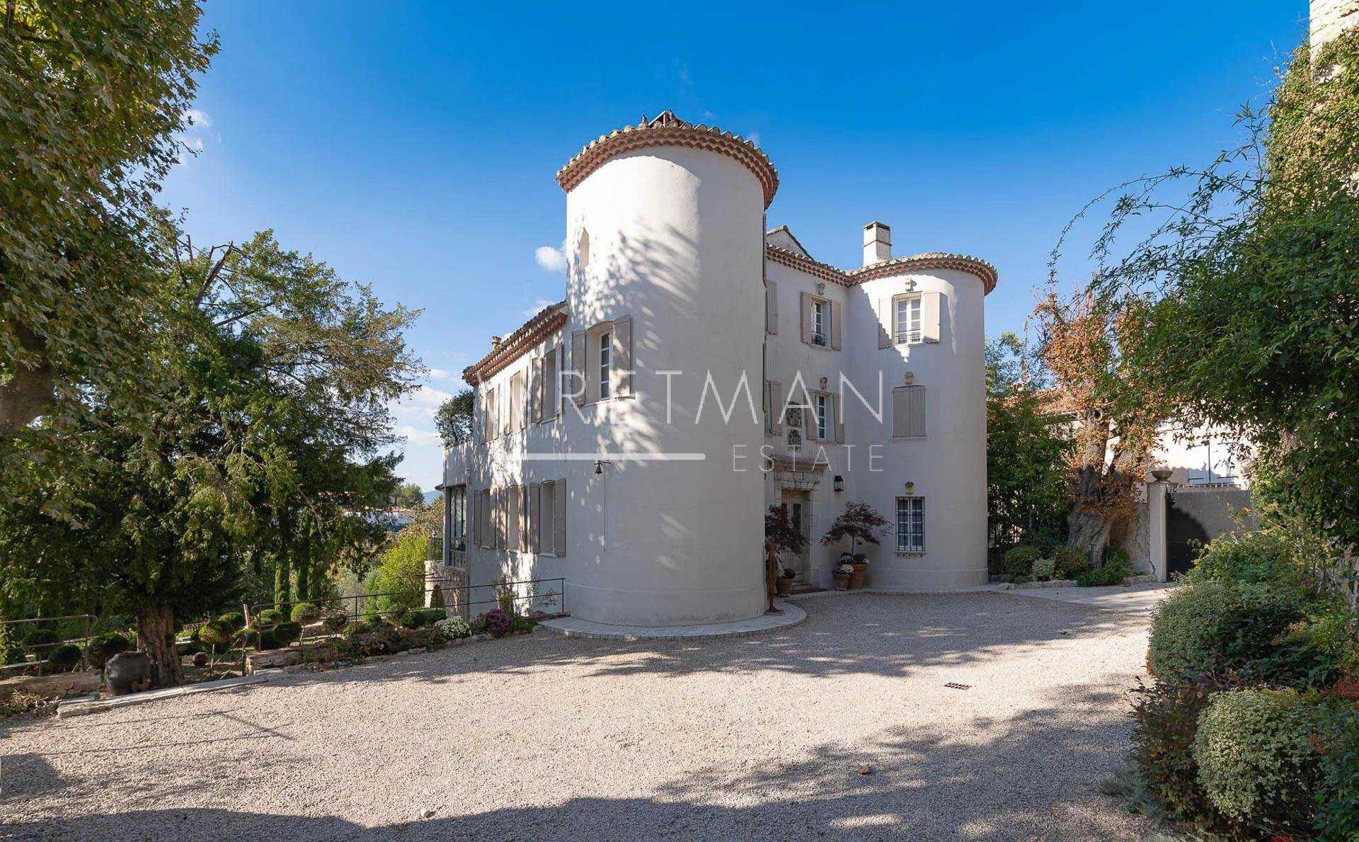 بيت في Saint-Paul-en-Foret, Provence-Alpes-Cote d'Azur 11608533