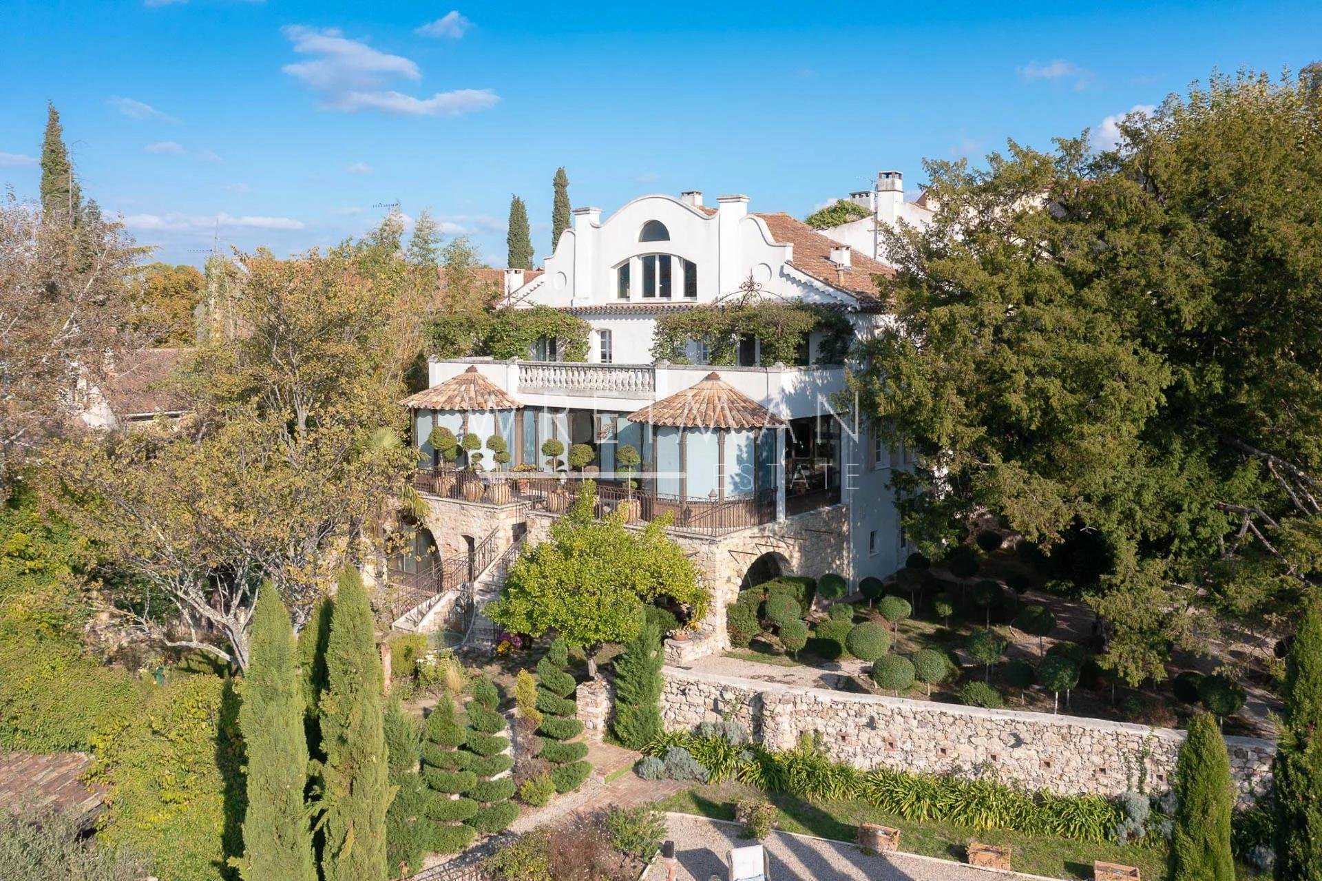 房子 在 Saint-Paul-en-Foret, Provence-Alpes-Cote d'Azur 11608533