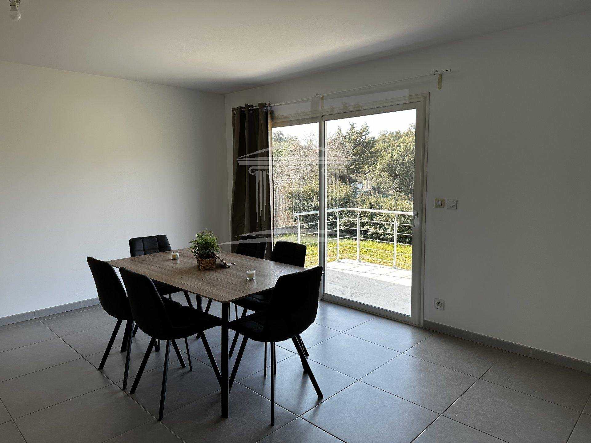 rumah dalam Sorgues, Provence-Alpes-Côte d'Azur 11608551
